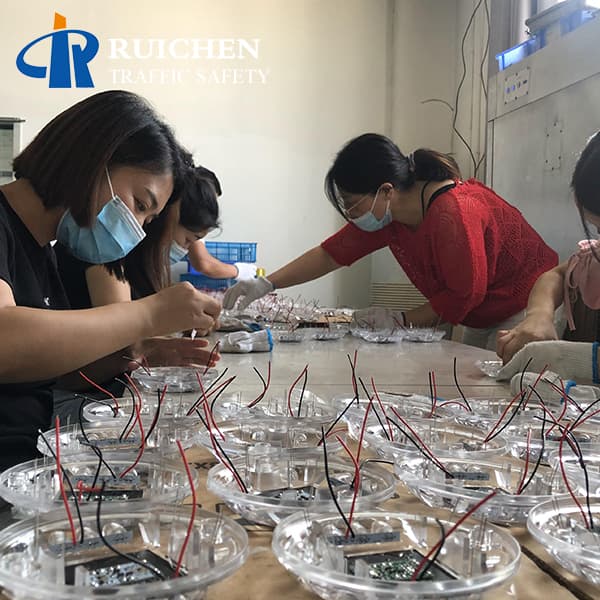 <h3>Embedded Road Solar Stud Light Manufacturer In Uae-RUICHEN </h3>
